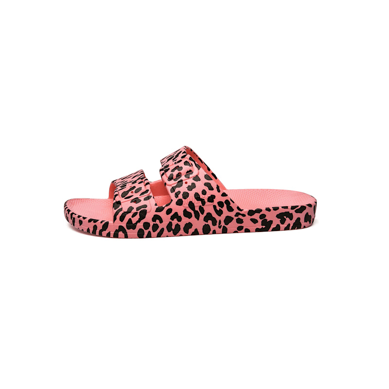 Leo Pink Martini Slide