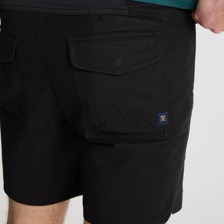 Layover Traveler Shorts Black
