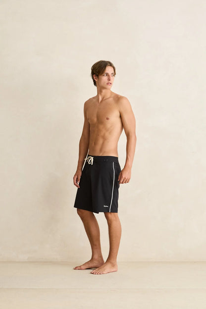 Essential Trunk Black